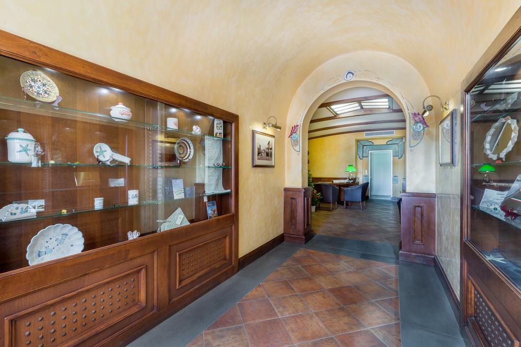 La Vecchia Fonte Boutique Hotel Palau Exteriér fotografie